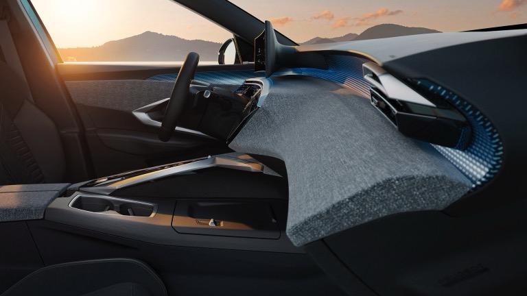 Peugeot e-3008 73 kWh Dual Motor